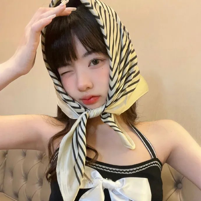 燃烧的月亮在线观看封面